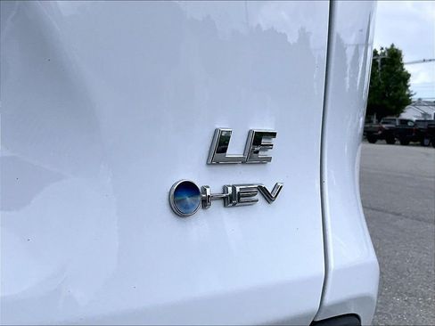 Used 2025 Toyota RAV4 LE AWD/4WD image 29