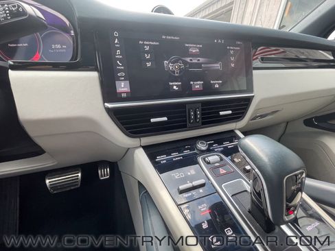 Used 2019 Porsche Cayenne S image 17