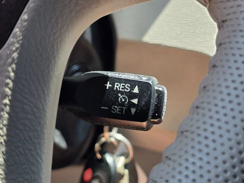 Used 2014 Toyota Sienna SE w/ SE Premium Package w/Entune FWD image 57