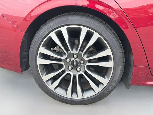 Used 2018 Lincoln Continental Select w/ Continental Climate Package image 32