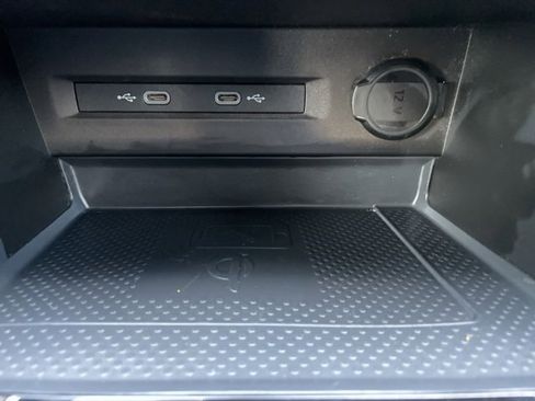 Certified 2023 Volkswagen Taos SE w/ Panoramic Sunroof Package image 21