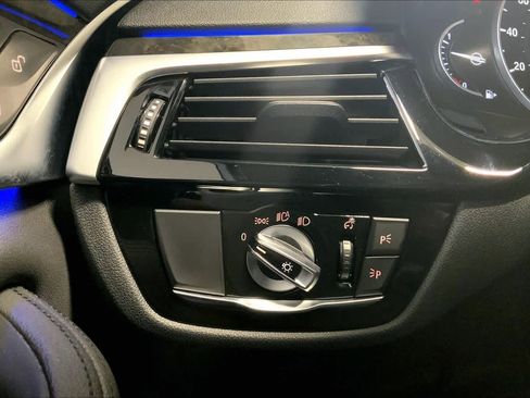 Used 2019 BMW 530i xDrive w/ Convenience Package image 33