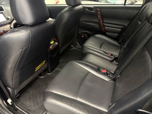 Used 2012 Toyota Highlander Limited AWD/4WD image 18