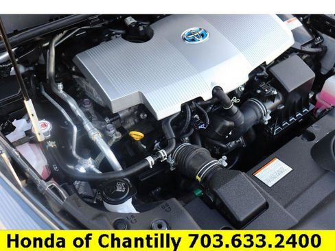 Used 2022 Toyota Prius LE image 31