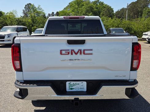 New 2026 GMC Sierra 1500 SLE w/ Preferred Package AWD/4WD image 9