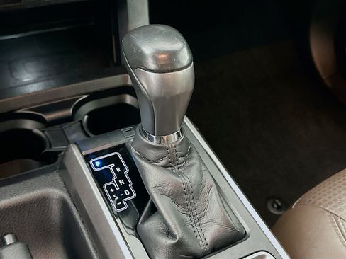 Used 2022 Toyota Tacoma Limited RWD image 25