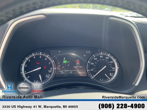 Used 2021 Toyota Highlander XLE AWD/4WD image 16