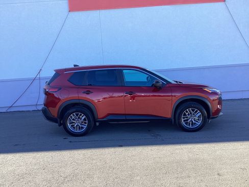 Used 2023 Nissan Rogue S image 1