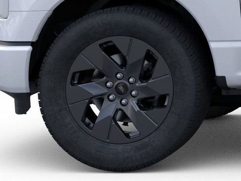 New 2025 Ford F150 Lightning Lariat image 19