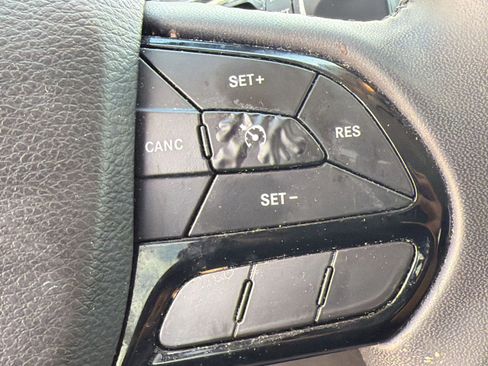 Used 2020 Jeep Cherokee Latitude Plus FWD image 21