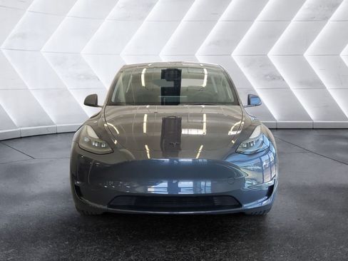Used 2023 Tesla Model Y Long Range AWD/4WD image 2
