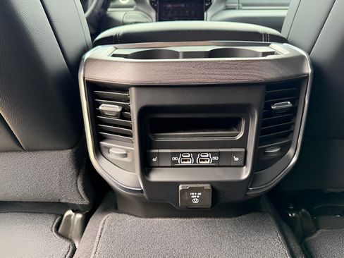 Used 2026 RAM 2500 Laramie AWD/4WD image 13