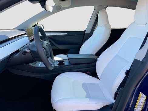 Used 2024 Tesla Model Y 2WD image 20