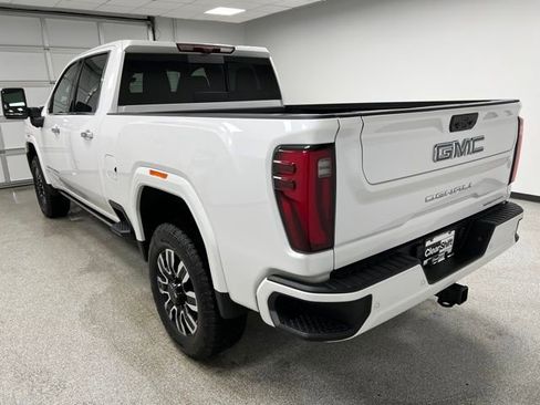 Used 2024 GMC Sierra 3500 Denali Ultimate image 8