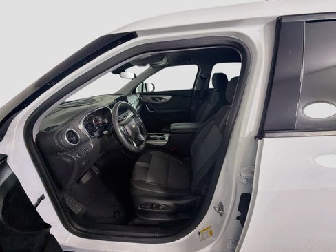 Used 2025 Chevrolet Blazer LT FWD image 13