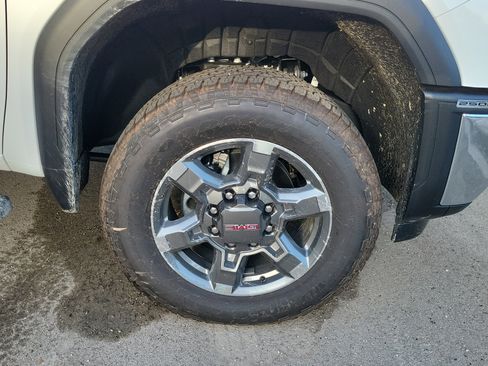 New 2026 GMC Sierra 2500 SLT w/ SLT Premium Package image 5