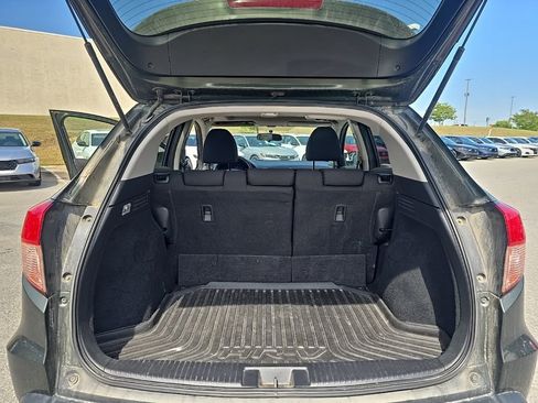 Used 2017 Honda HR-V EX image 11