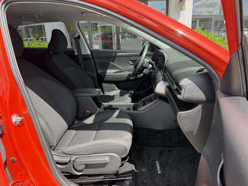Certified 2025 Hyundai Kona SEL AWD/4WD image 20
