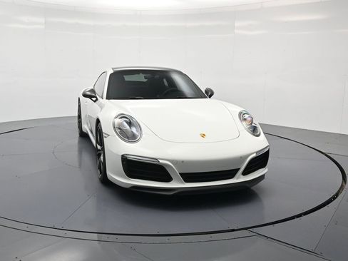 Used 2019 Porsche 911 Carrera T w/ Carrera T Interior Package image 33