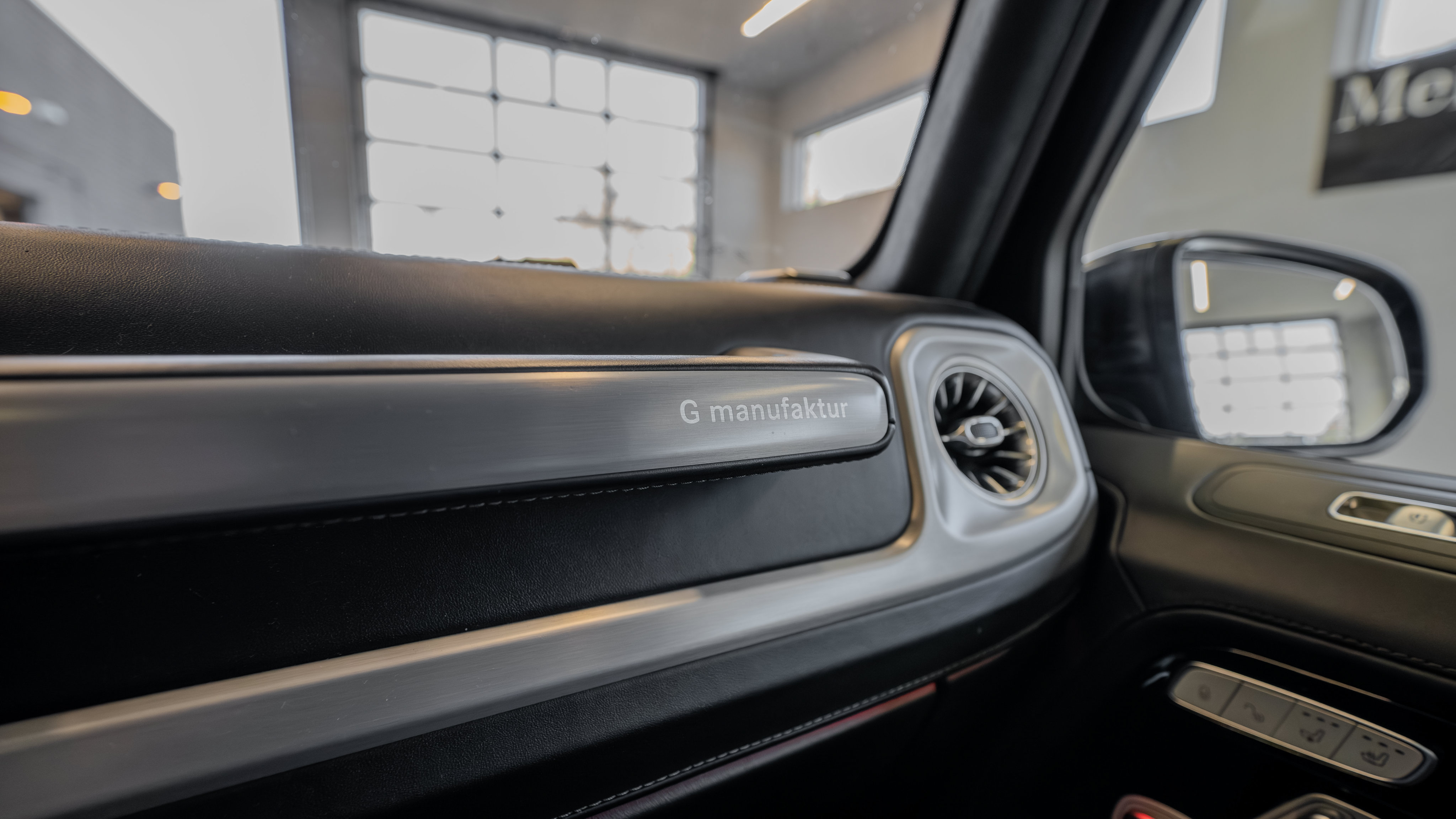 Used 2023 Mercedes-Benz G 550 image 33