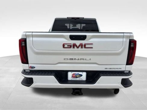 Certified 2025 GMC Sierra 2500 Denali AWD/4WD image 4