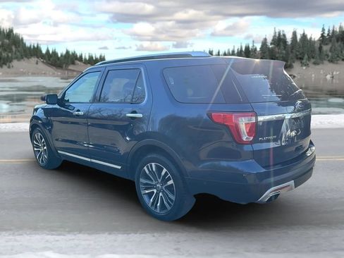 Used 2017 Ford Explorer Platinum image 7