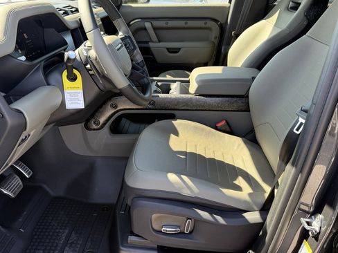 New 2025 Land Rover Defender 110 image 10