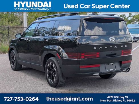 Used 2025 Hyundai Santa Fe SEL image 3
