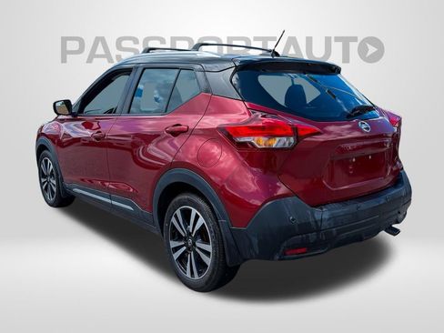 Used 2020 Nissan Kicks SR w/ SR Premium Package FWD image 3