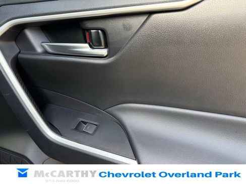 Used 2025 Toyota RAV4 XLE image 38