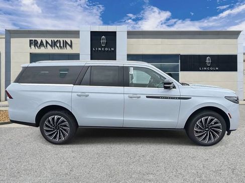 New 2026 Lincoln Navigator L Black Label AWD/4WD image 8