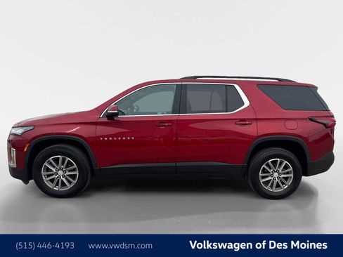 Used 2023 Chevrolet Traverse LT image 3