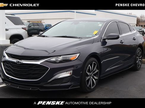 Certified 2025 Chevrolet Malibu RS w/ LPO, Floor Liner Package image 1