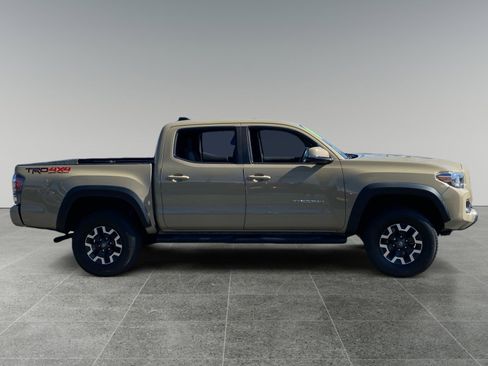 Used 2020 Toyota Tacoma TRD Off-Road w/ Technology Package AWD/4WD image 6