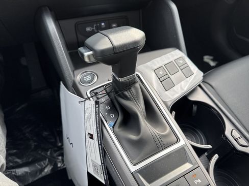 New 2026 Kia Sportage EX image 18