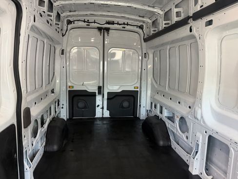 Used 2024 Ford Transit 250 148 High Roof RWD image 20