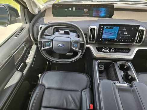 Used 2025 Ford Expedition Max Platinum AWD/4WD image 28