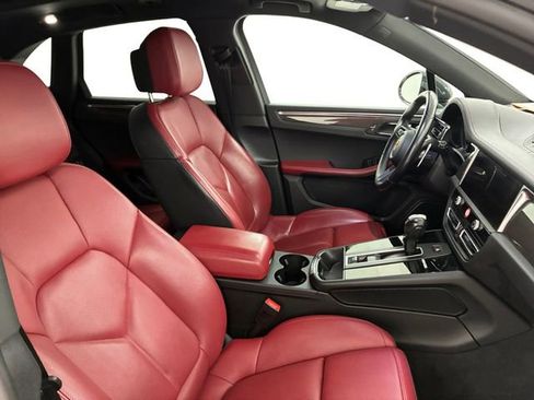 Used 2023 Porsche Macan AWD/4WD image 14