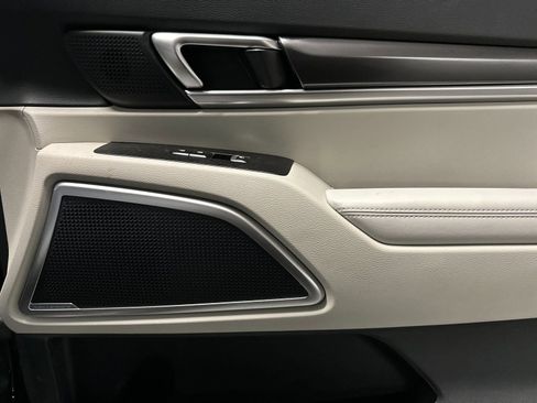 Used 2025 Kia Telluride S image 23