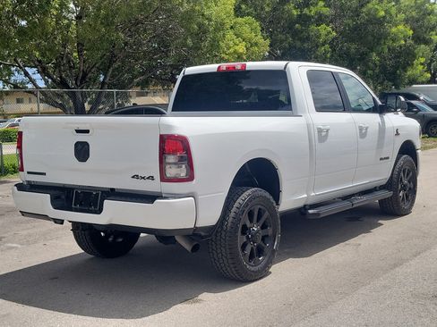 Used 2022 RAM 2500 Big Horn w/ Night Edition AWD/4WD image 5