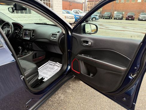 Used 2018 Jeep Compass Trailhawk w/ Cold Weather Group image 18