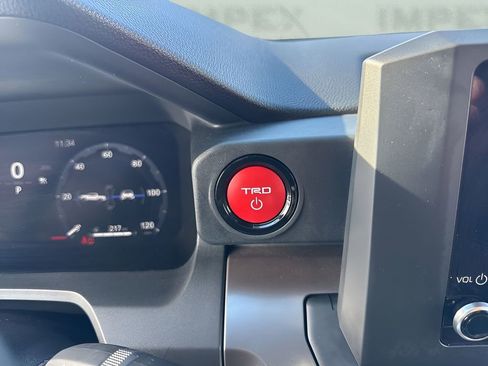 Used 2025 Toyota Tacoma TRD Sport image 21