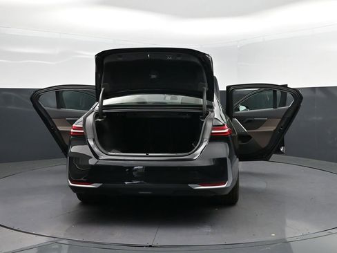 Certified 2025 BMW 530i image 51