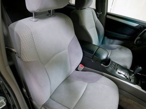 Used 2005 Toyota 4Runner SR5 AWD/4WD image 9