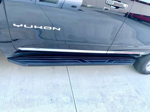 Used 2023 GMC Yukon SLT image 48