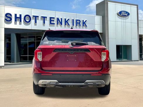 Used 2021 Ford Explorer XLT w/ Equipment Group 202A RWD image 6