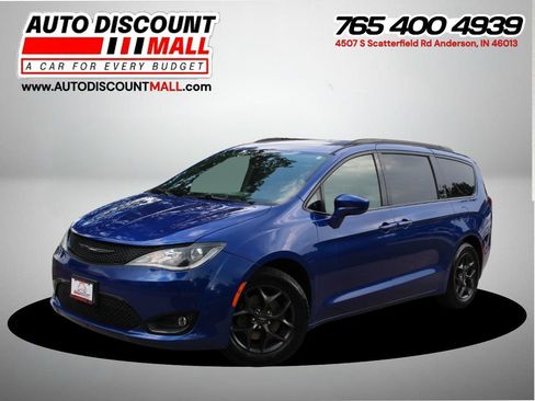 Used 2018 Chrysler Pacifica Touring-L Plus w/ S Appearance Package FWD image 1
