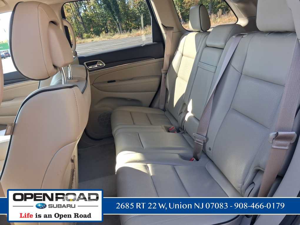 Used 2018 Jeep Grand Cherokee Overland AWD/4WD image 23