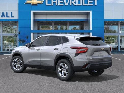 New 2026 Chevrolet Trax LS w/ LS Convenience Package FWD image 3