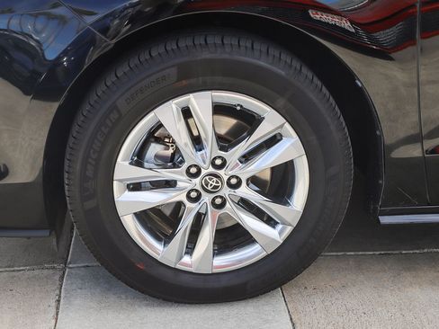 Certified 2023 Toyota Sienna Limited AWD/4WD image 10
